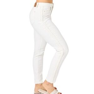 NWT Judy Blue Mid Rise Braided Detail White Relaxed Fit Denim Jeans Size 20W